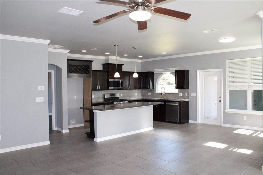 2942 Cantabria St - Photo 3 of 21