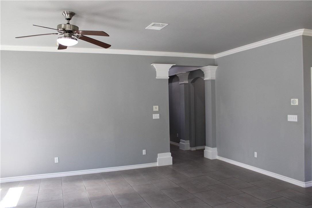 2942 Cantabria St - Photo 5 of 21