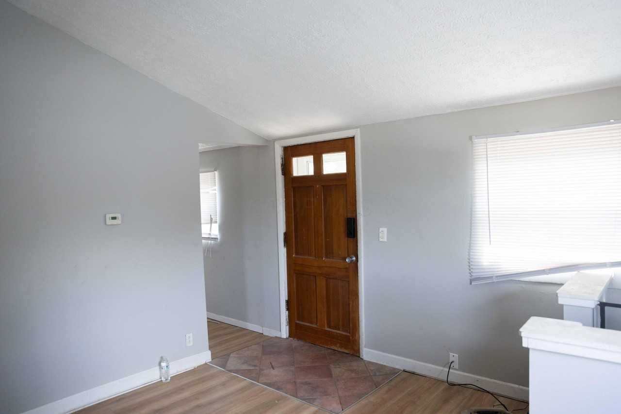 34 E Maynard Ave - Photo 4 of 10