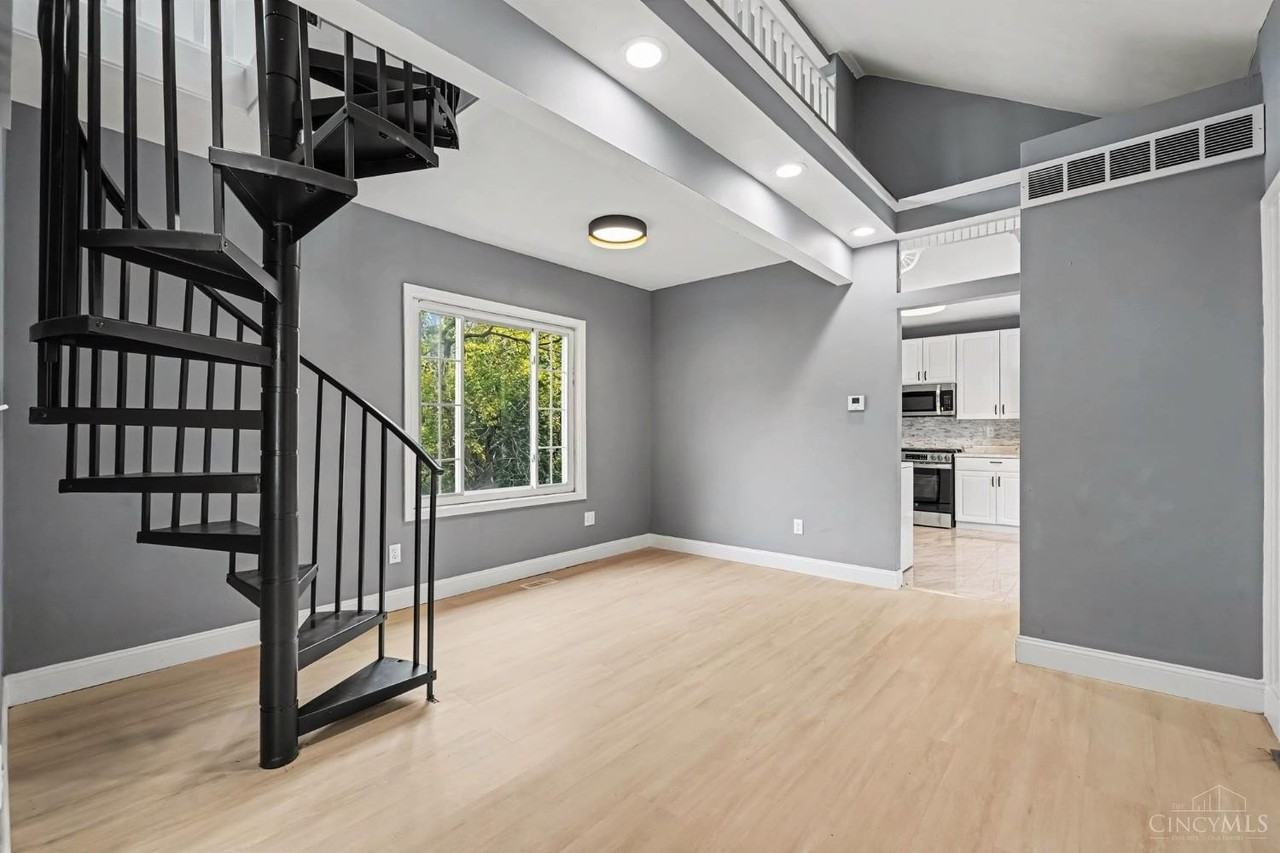 2712 Morrow Pl - Photo 3 of 15