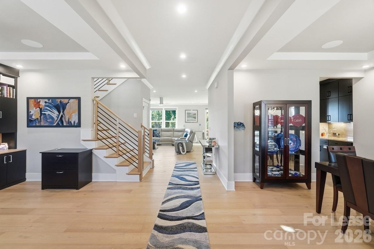 5225 Glenwalk Dr - Photo 3 of 32