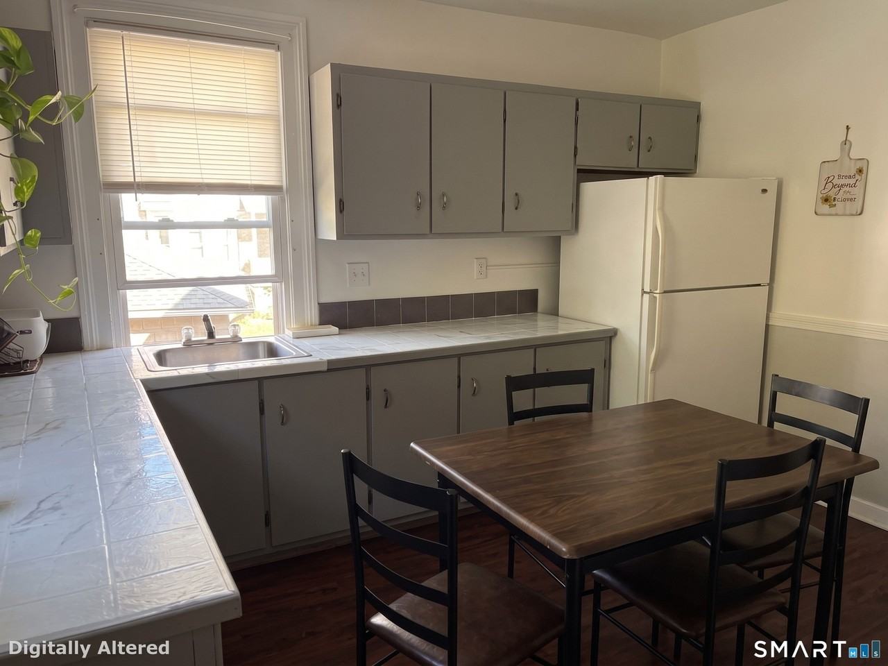 90 Oak St #2 - Photo 2 of 20