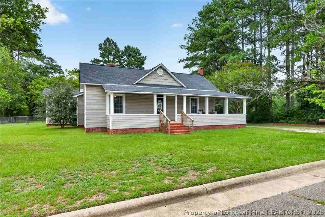 423 E Edinborough Ave - Photo 2 of 49