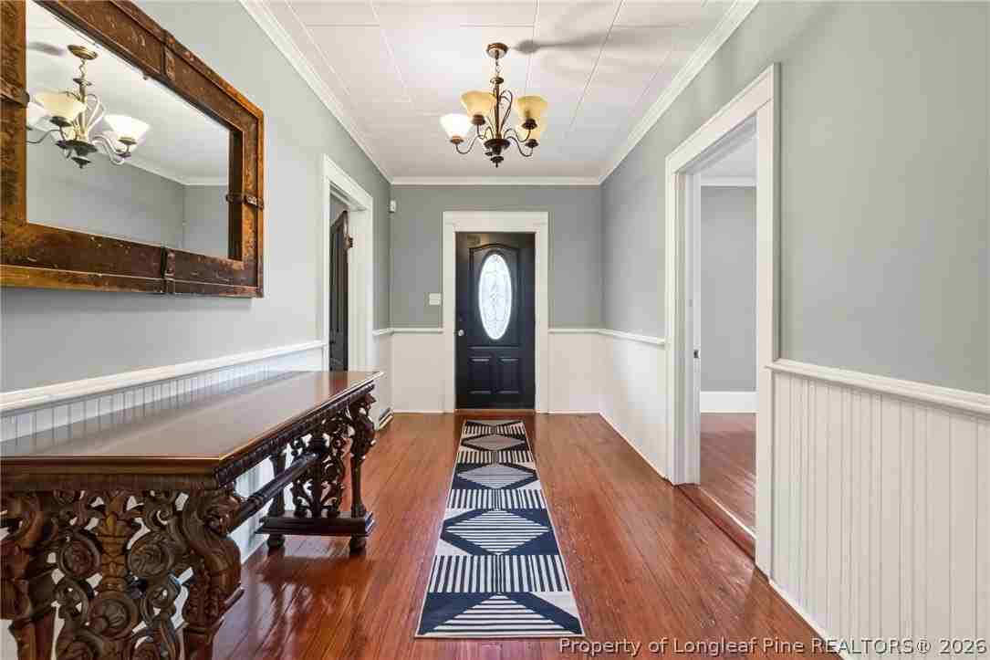 423 E Edinborough Ave - Photo 5 of 49