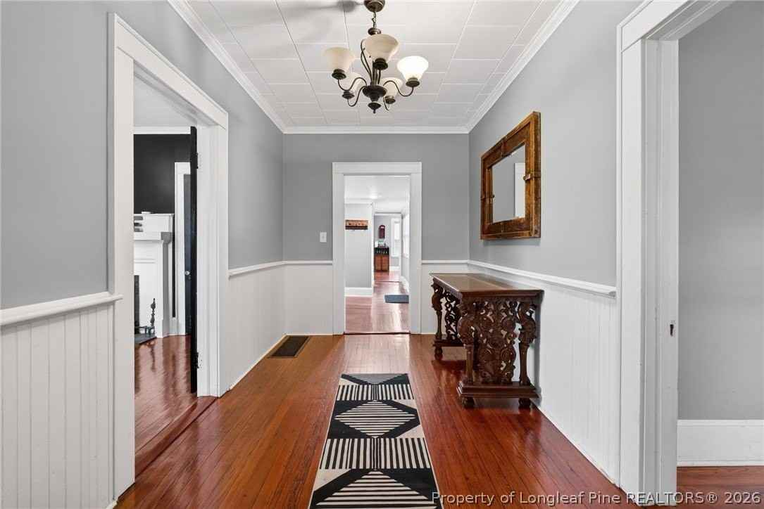 423 E Edinborough Ave - Photo 6 of 49