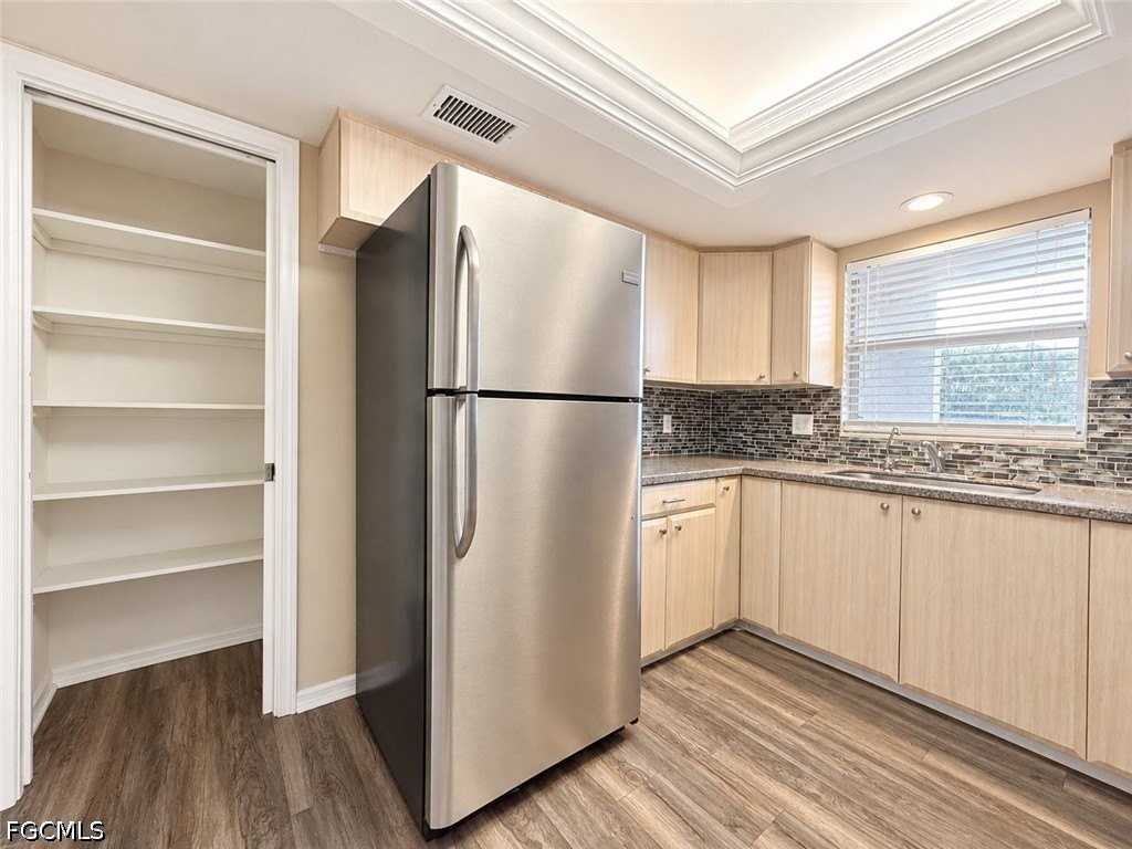 1022 Se 46th St #1D - Photo 6 of 20