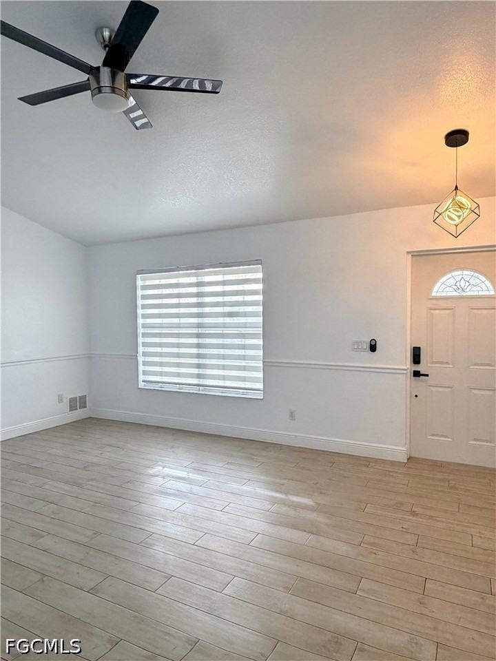 3445 Ne 11th Ave - Photo 7 of 29