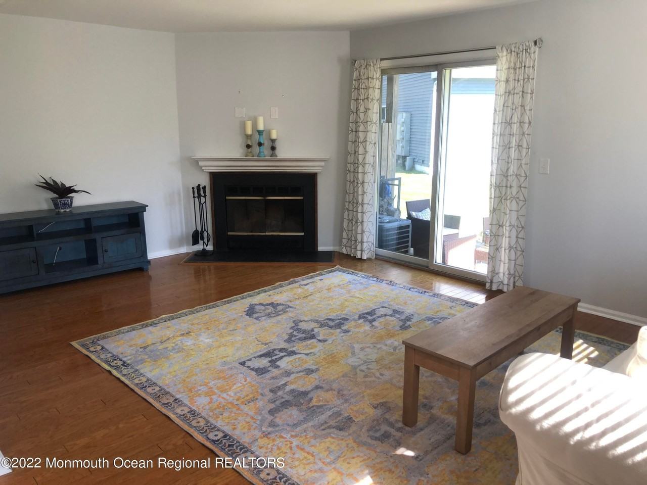 130 Shore Dr - Photo 2 of 21