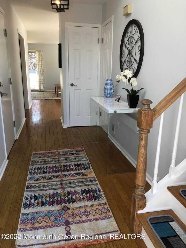 130 Shore Dr - Photo 3 of 21