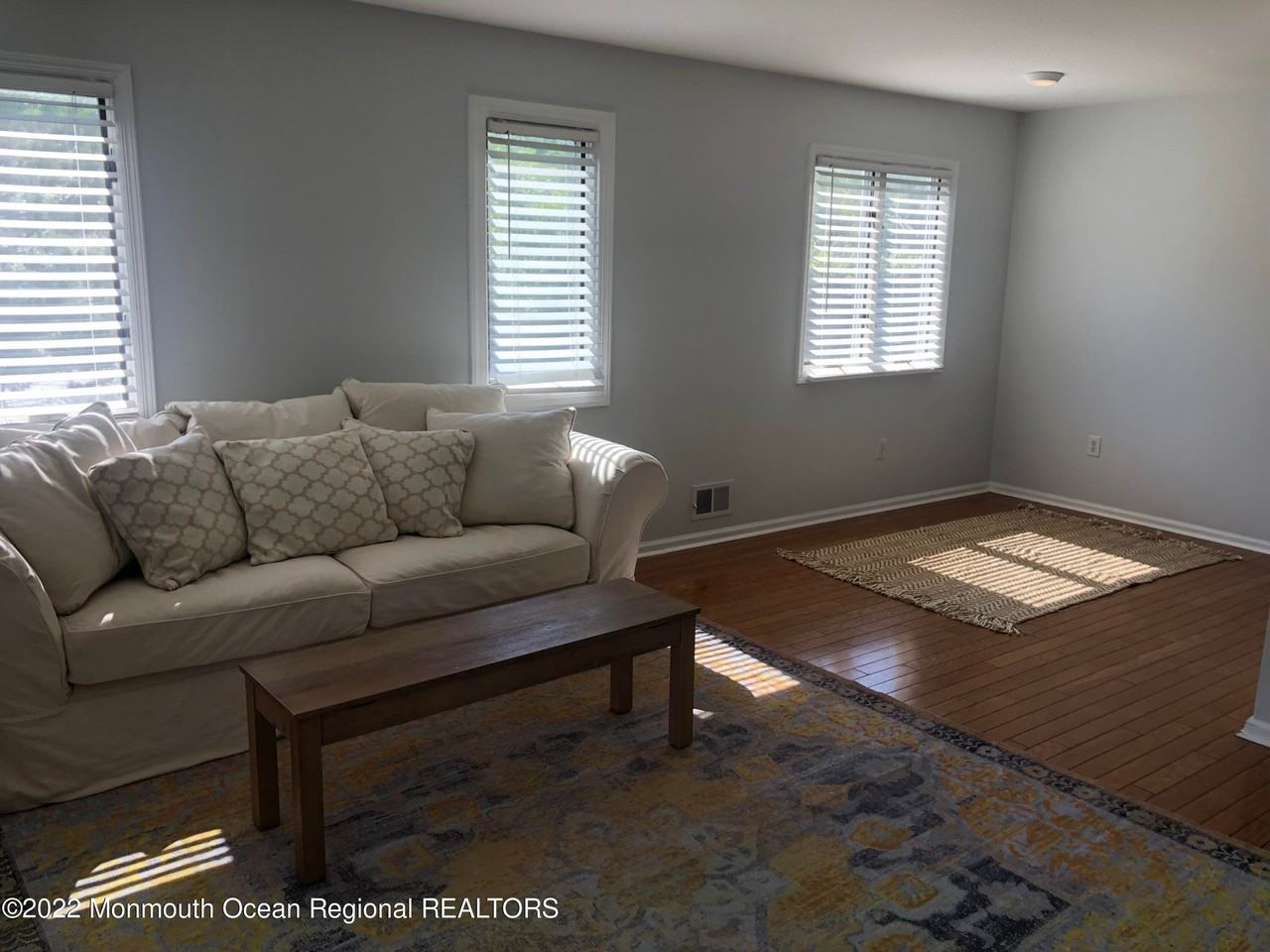 130 Shore Dr - Photo 4 of 21