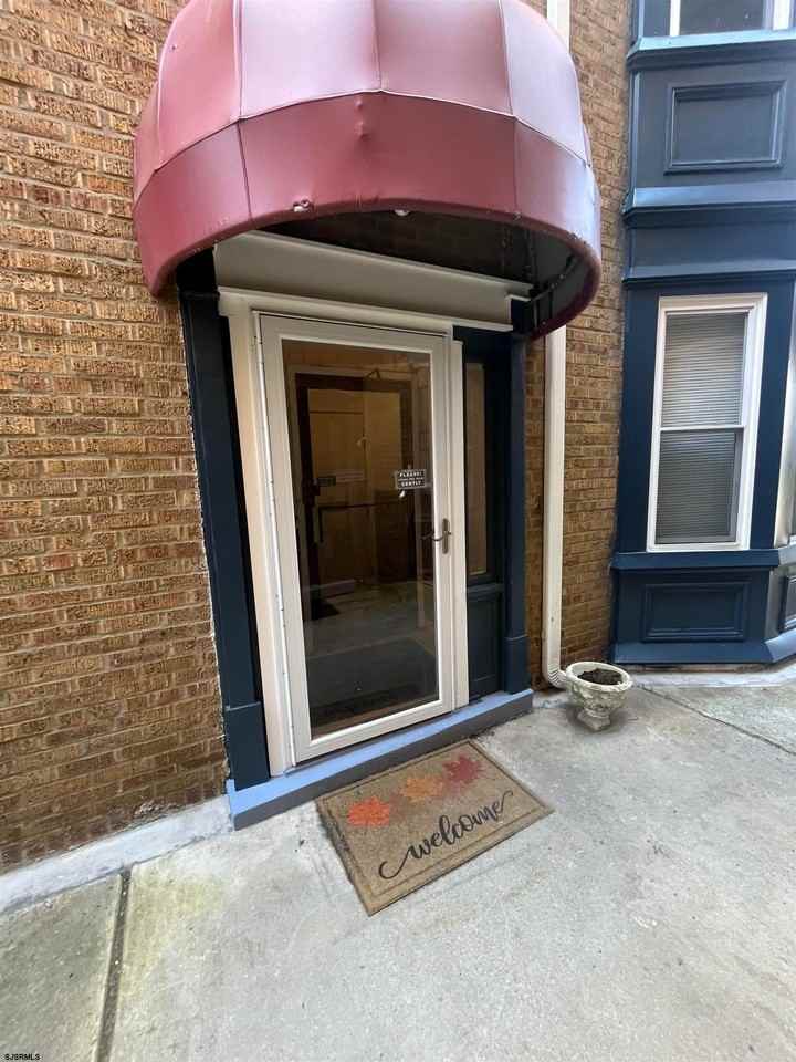 4011 Atlantic Ave - Photo 2 of 9