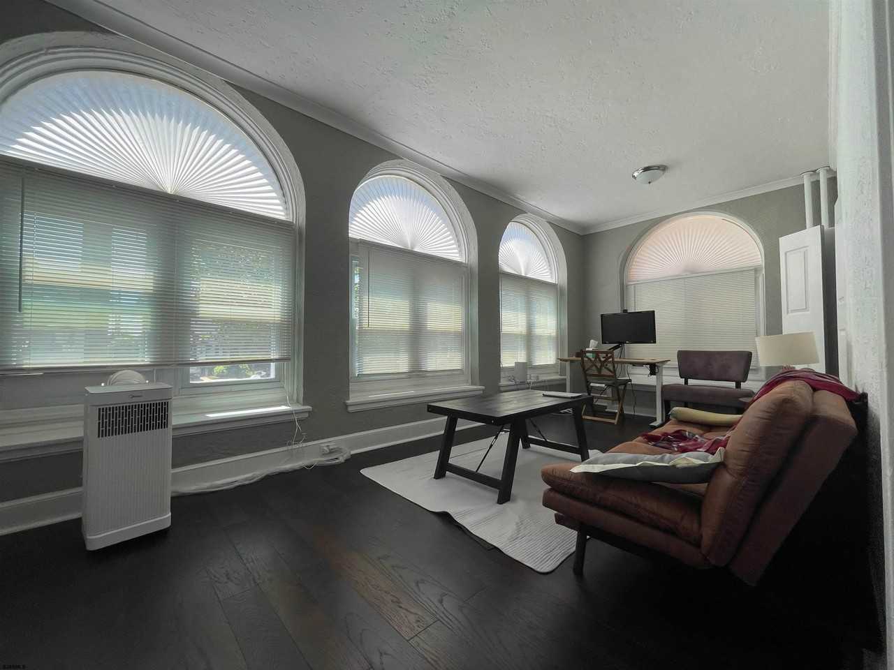 4011 Atlantic Ave - Photo 5 of 9