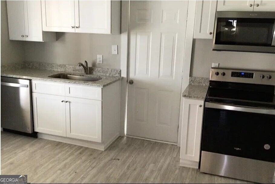 201 S Pine St - Photo 4 of 9