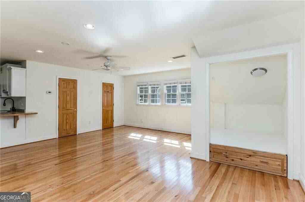 3611 Cloudland Dr Nw - Photo 2 of 5