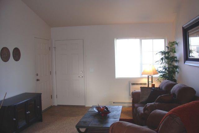 531 Pemberton Ln - Jasmine Apartments - Photo 3 of 7
