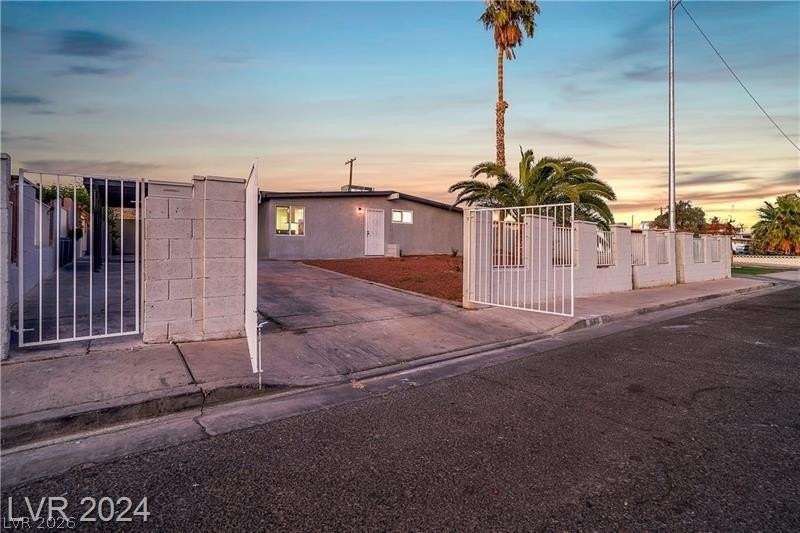 1660 Capistrano Ave - Photo 7 of 15