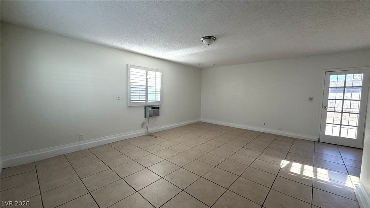 6206 W University Ave - Photo 3 of 31