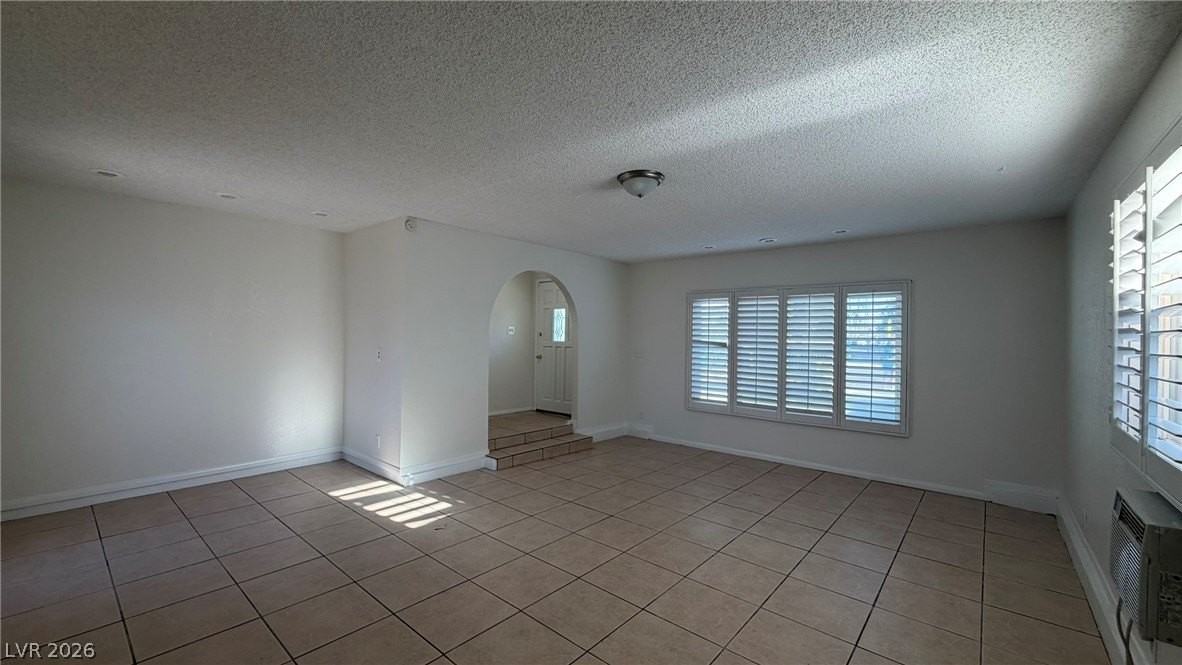 6206 W University Ave - Photo 4 of 31