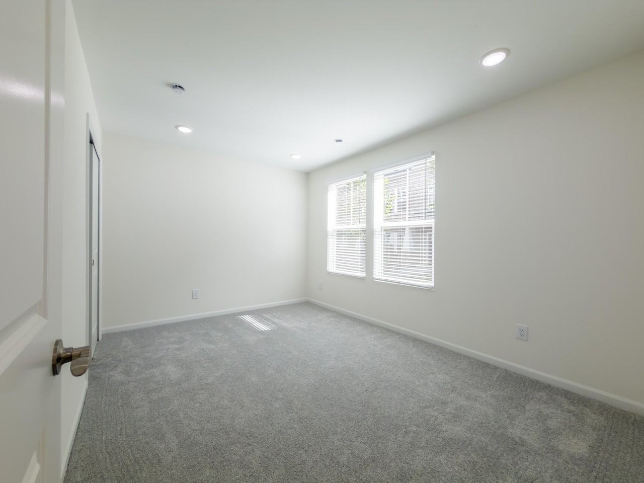 25552 Tolstoy Trl - Photo 4 of 20