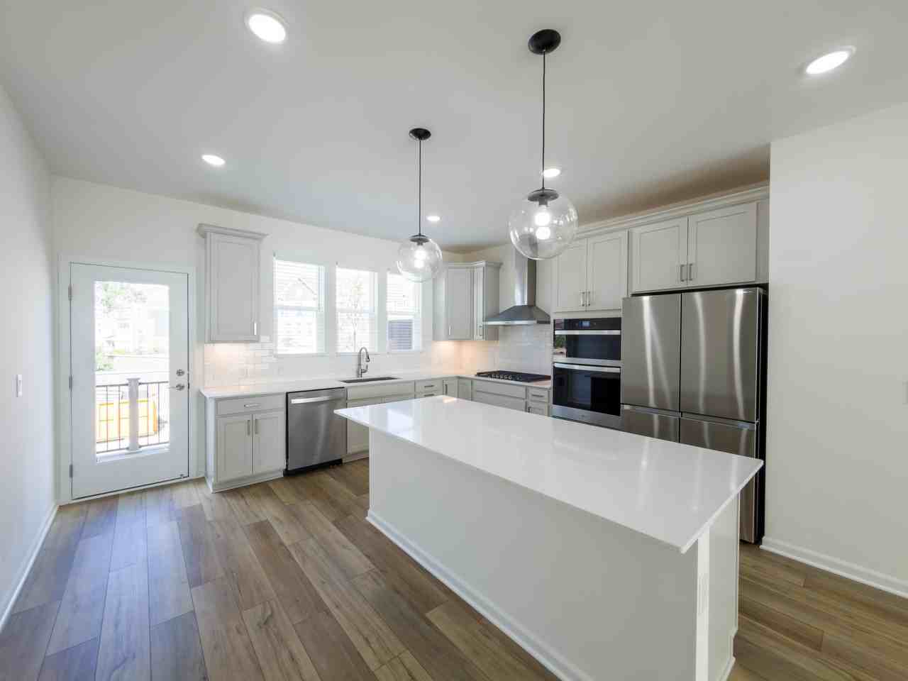25552 Tolstoy Trl - Photo 6 of 20