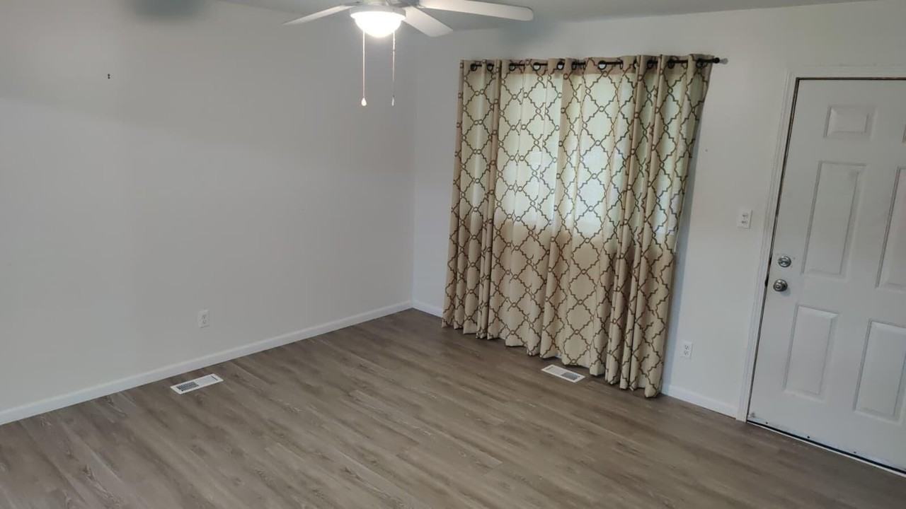 1131 Rambling Rd - Photo 2 of 13