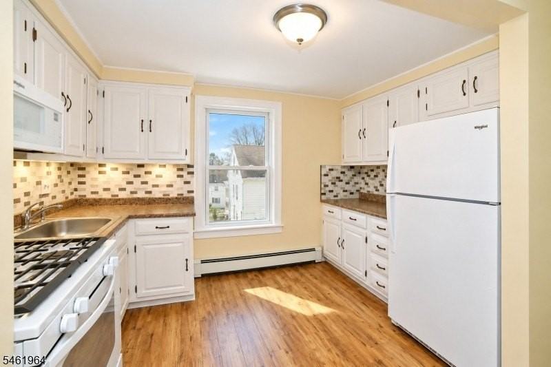193 E 25th St - Photo 2 of 5