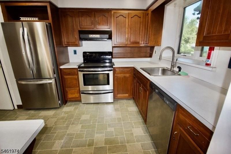 1425 Boynton Ave - Photo 4 of 24