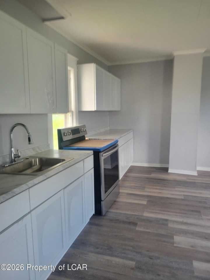 55 Thistle St - Photo 6 of 13