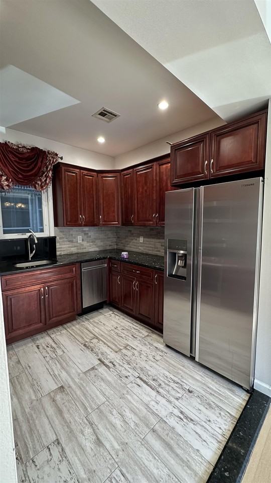275 Avenue A - Photo 5 of 32