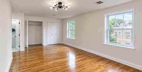 121 Bostwick Ave - Photo 4 of 8