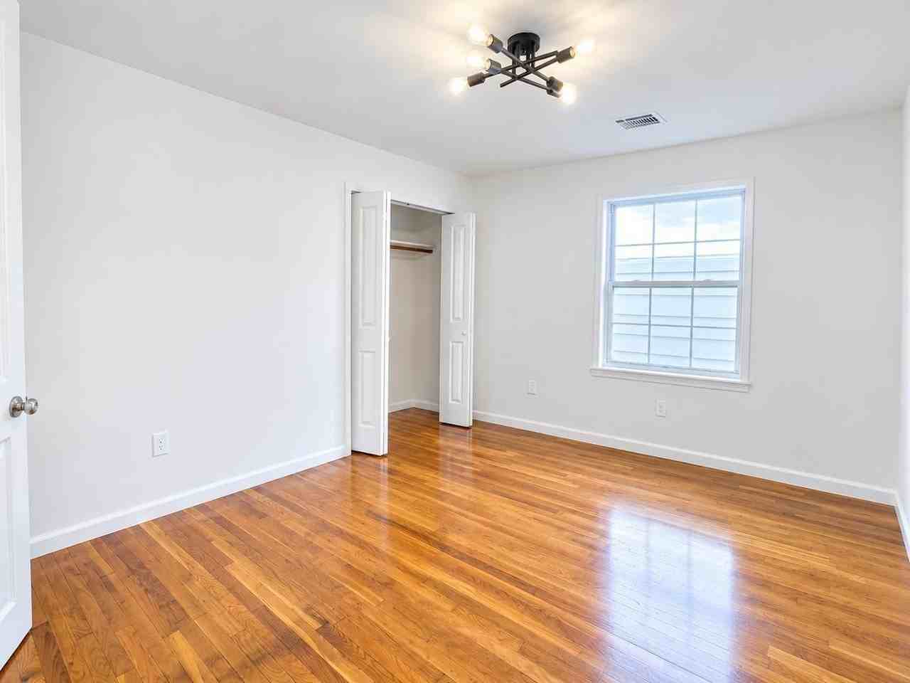 121 Bostwick Ave - Photo 7 of 8