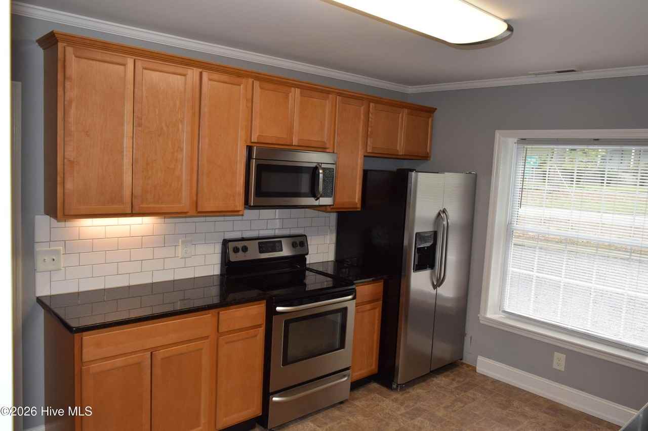 290 N May St #1 - Photo 2 of 7