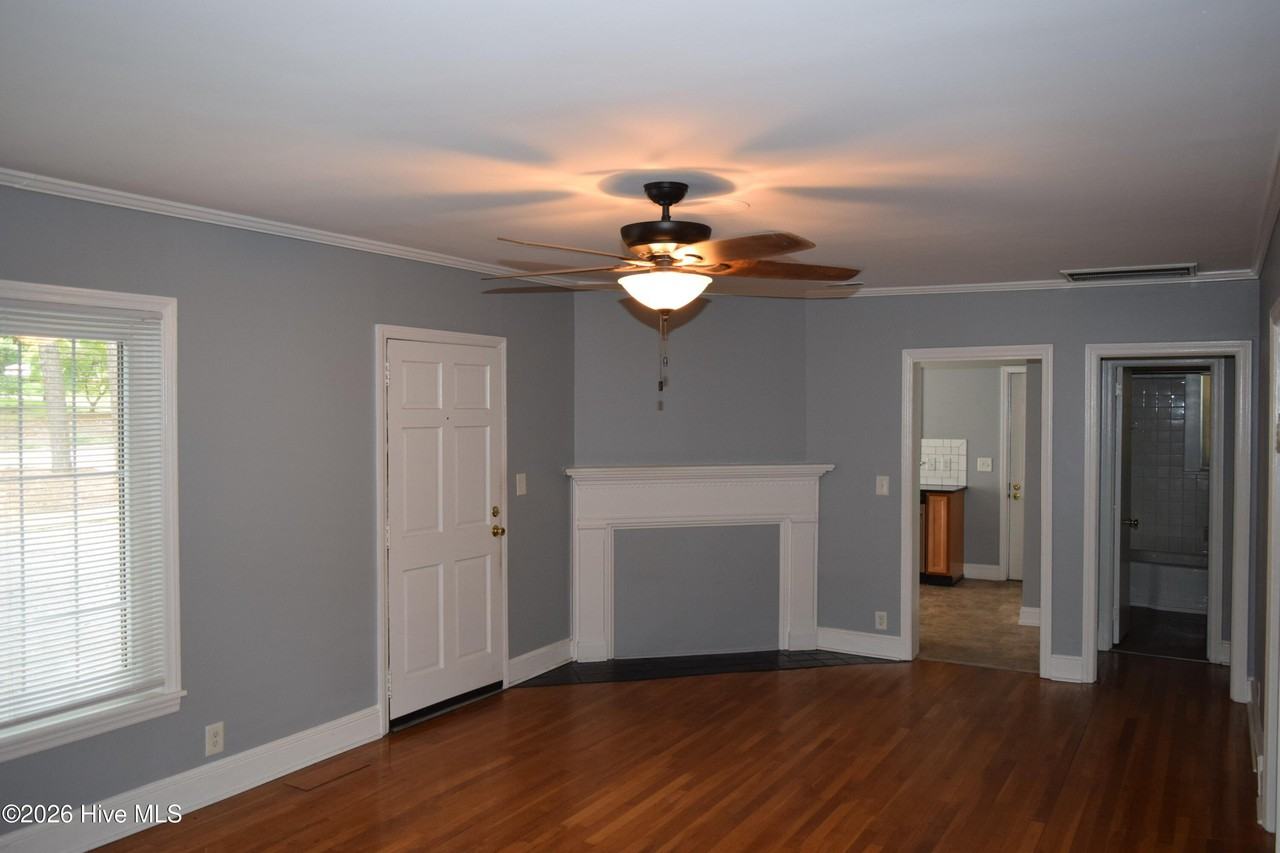 290 N May St #1 - Photo 4 of 7