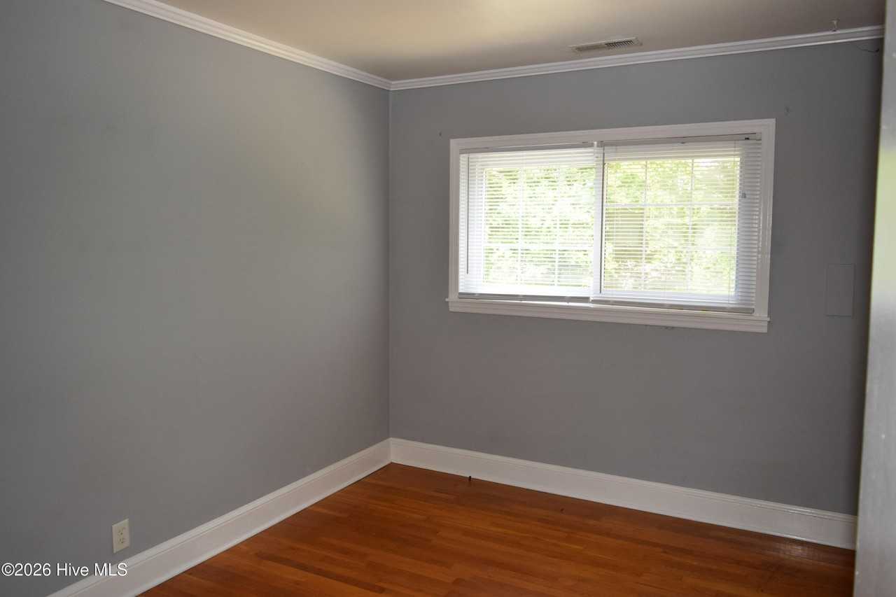 290 N May St #1 - Photo 5 of 7