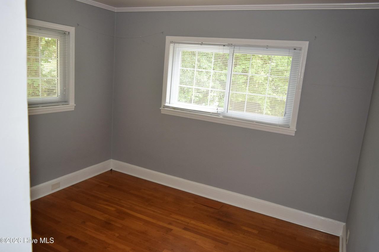 290 N May St #1 - Photo 6 of 7