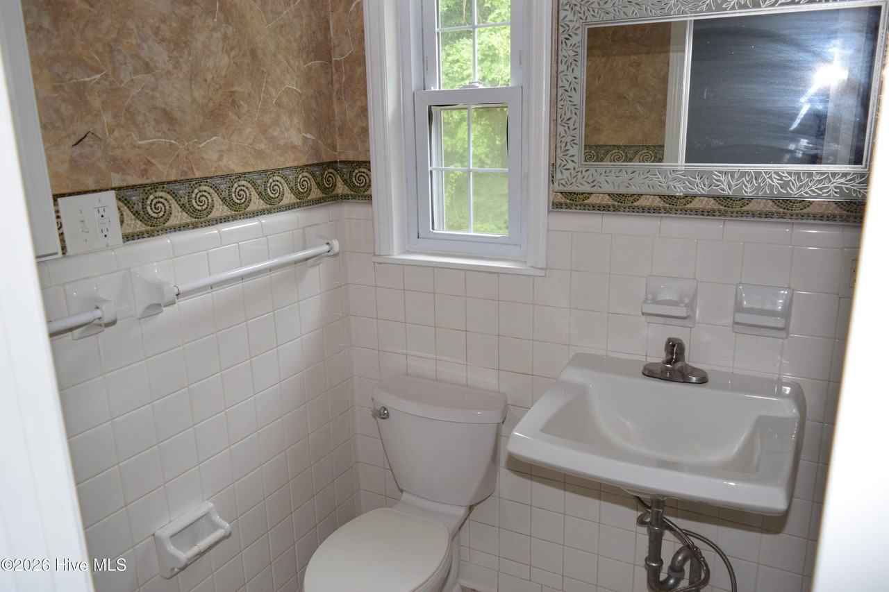 290 N May St #1 - Photo 7 of 7