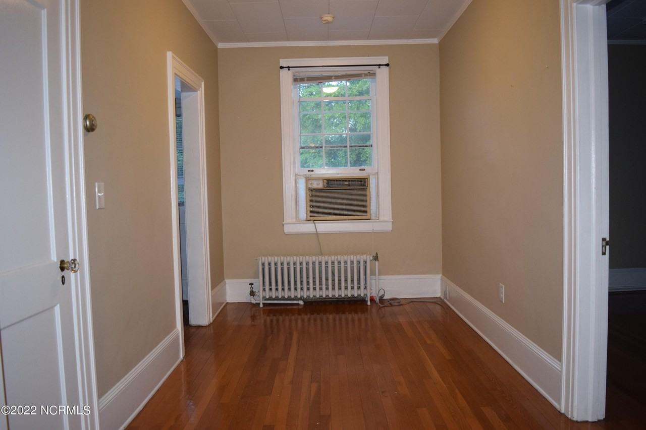 245 E New Hampshire Ave #3 - Photo 3 of 10