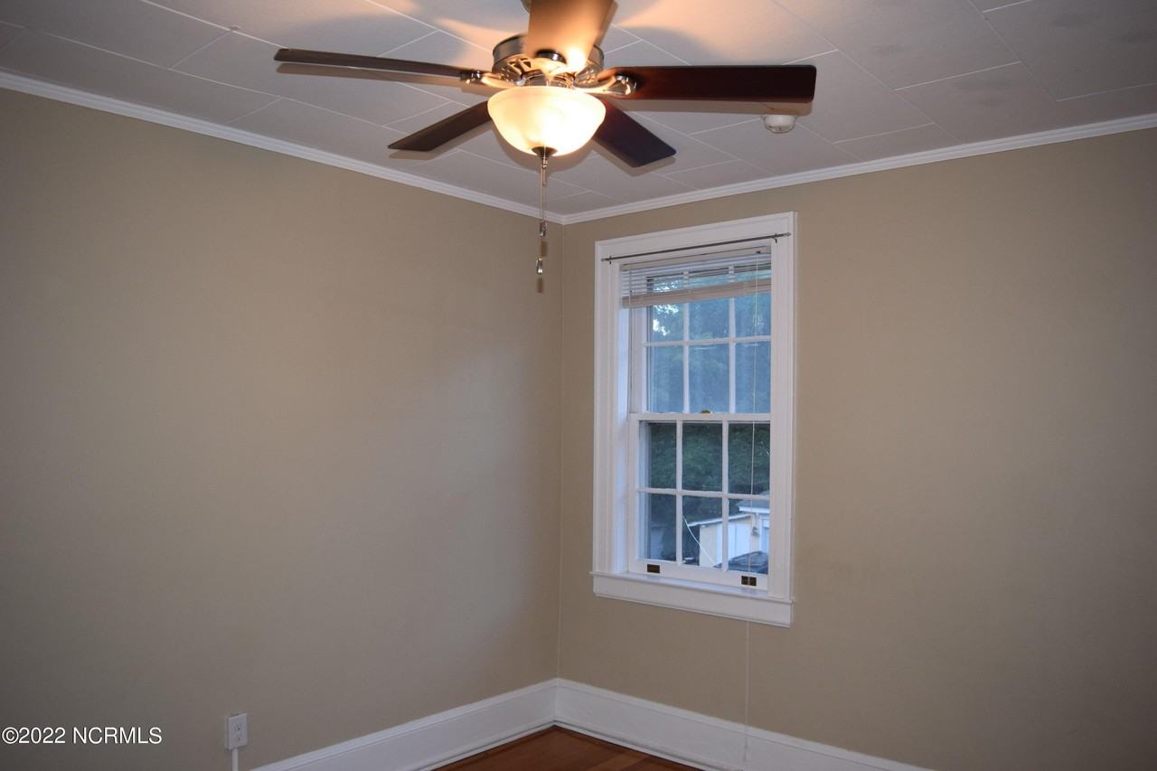 245 E New Hampshire Ave #3 - Photo 5 of 10