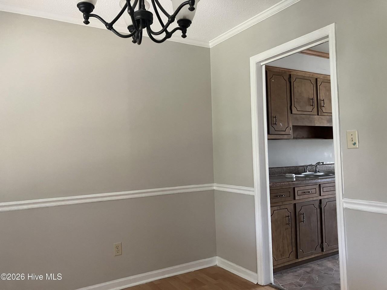 4118 Spencer St - Photo 6 of 14