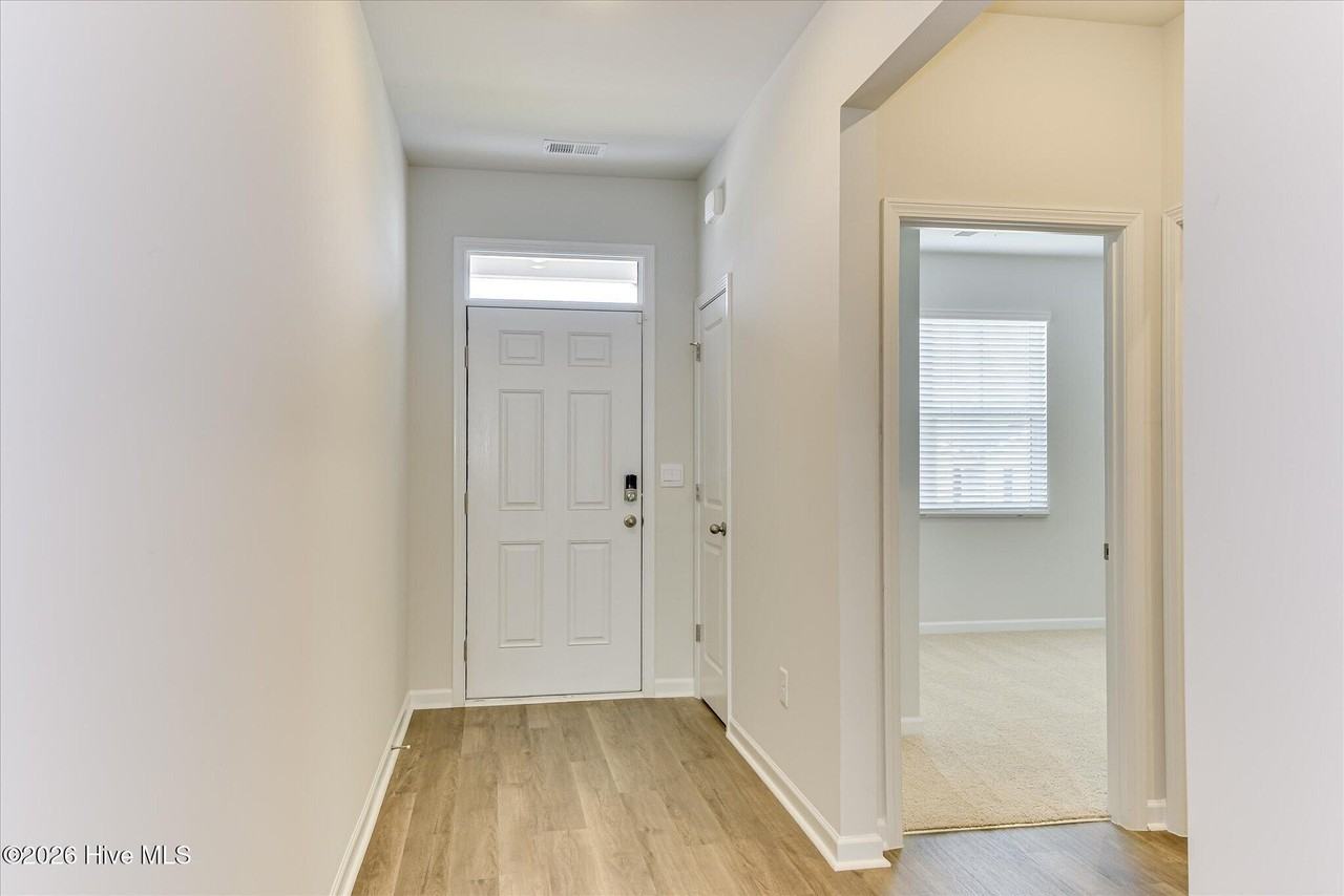 712 Hollis Ave - Photo 6 of 43