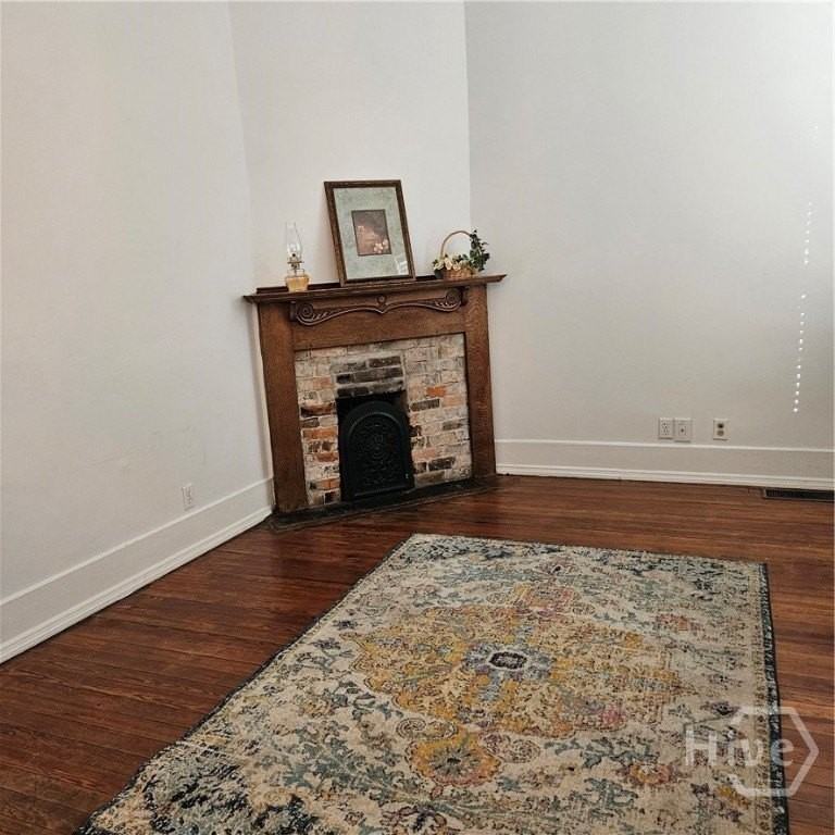 506 E York St - Photo 4 of 34