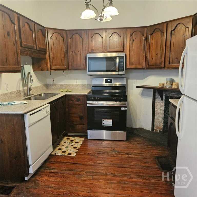 506 E York St - Photo 5 of 34