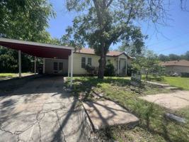 featured image of 607 N Main St
