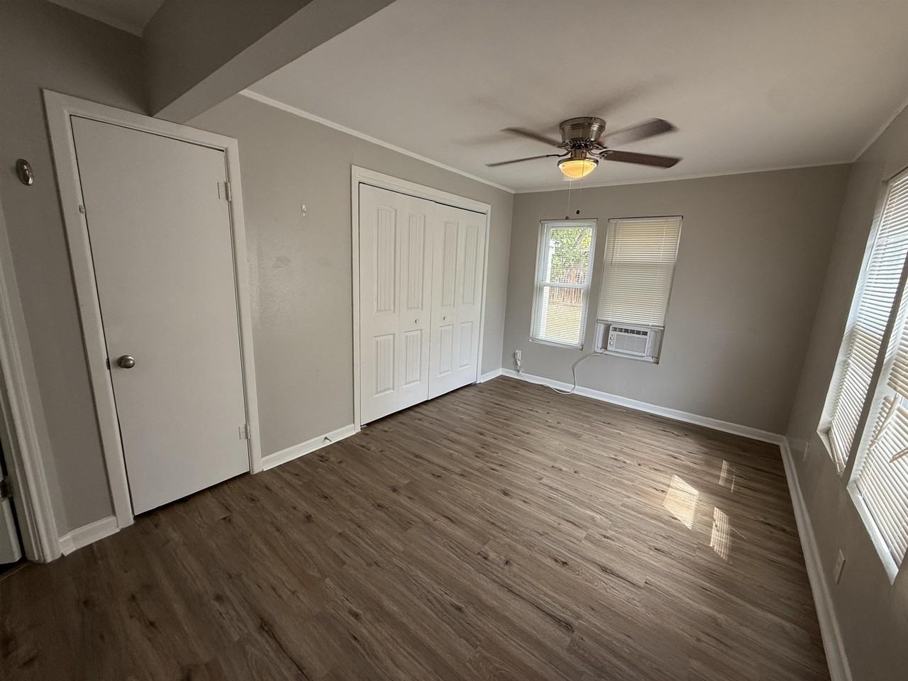 607 N Main St - Photo 5 of 11