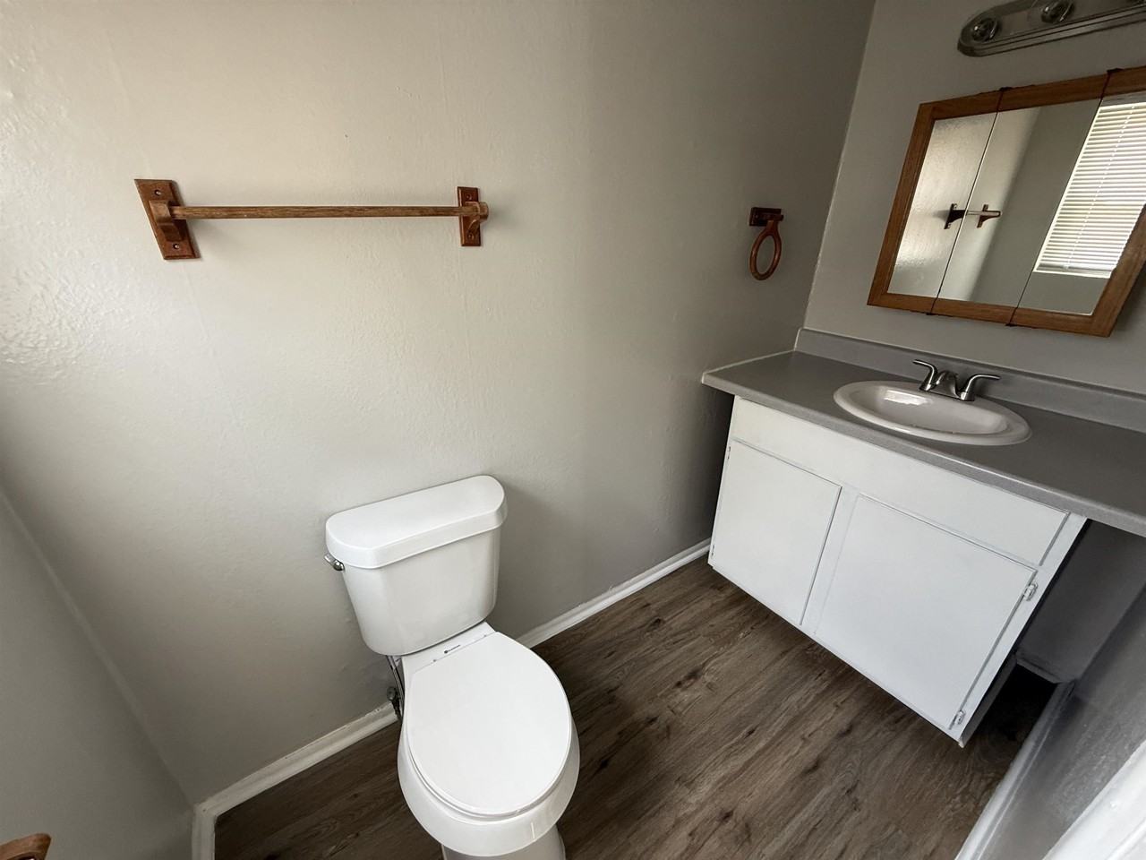 607 N Main St - Photo 7 of 11