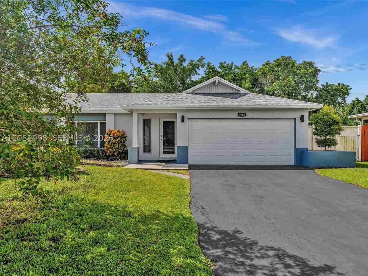 9960 Nw 23rd St - Photo 4 of 37
