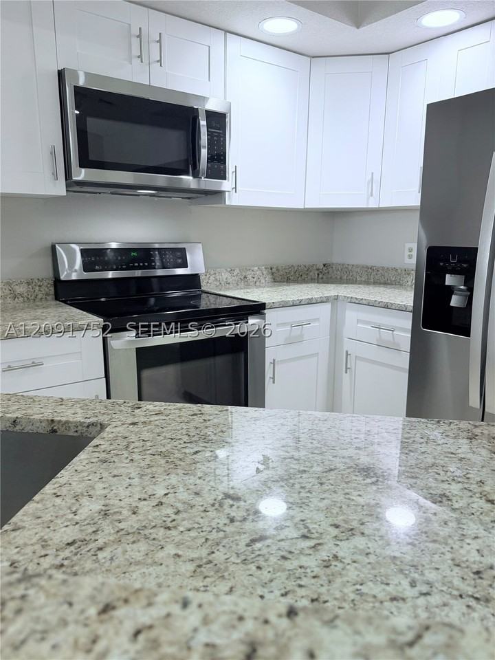 3480 Pinewalk Dr N #136 - Photo 7 of 19