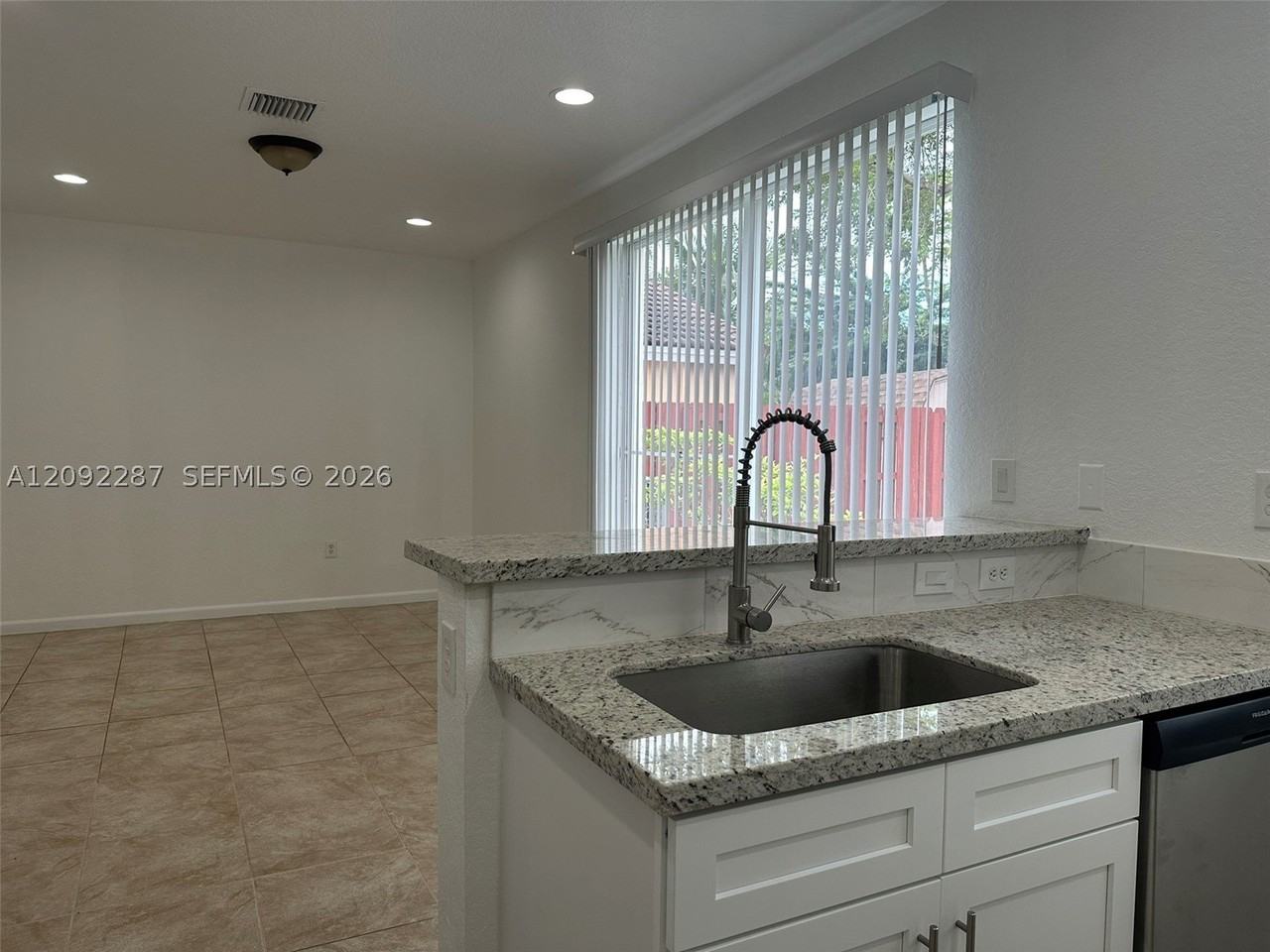 2031 Se 14th Ct #2031 - Photo 4 of 16