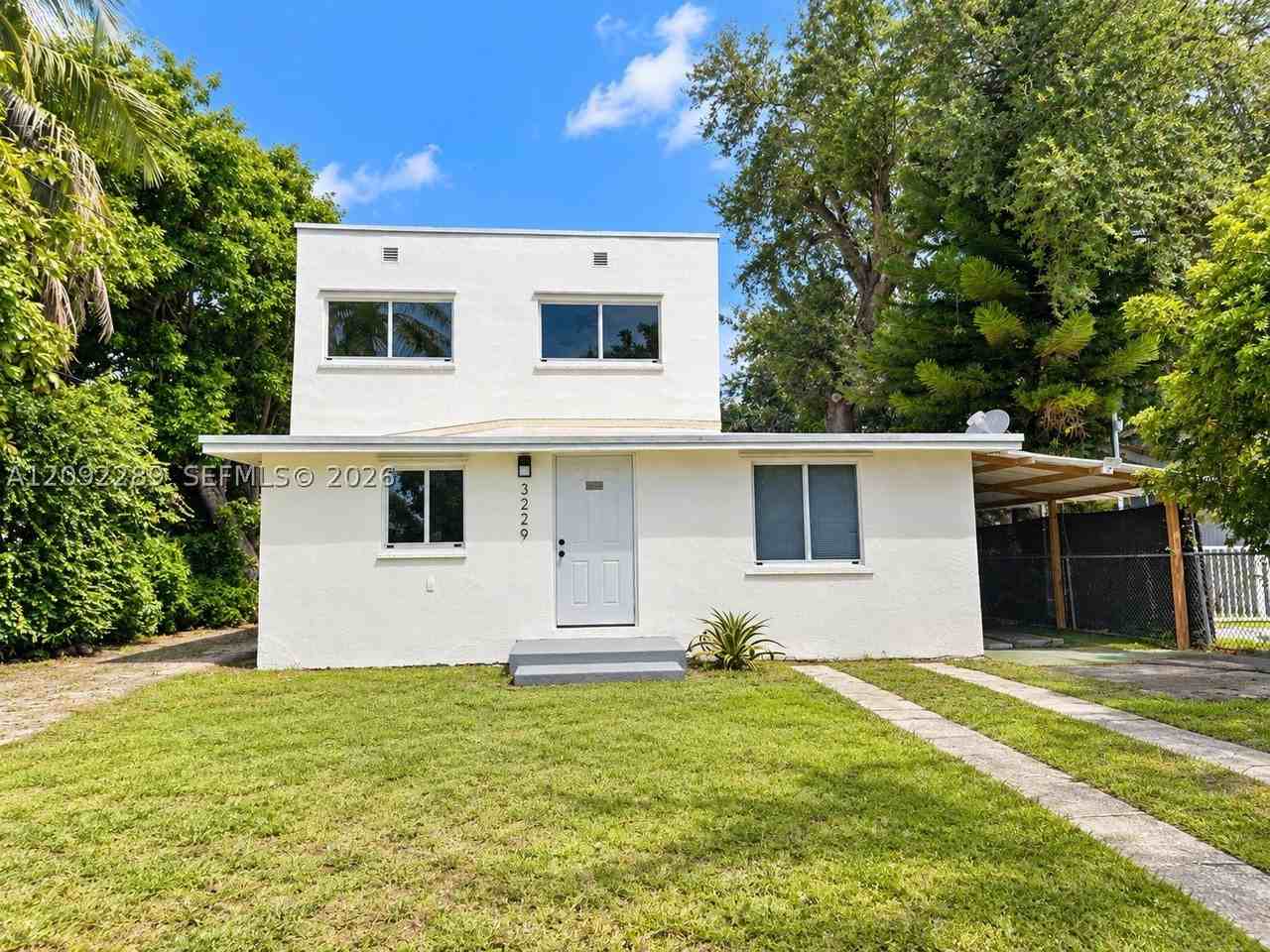 3229 Nw 34th St - Photo 2 of 33