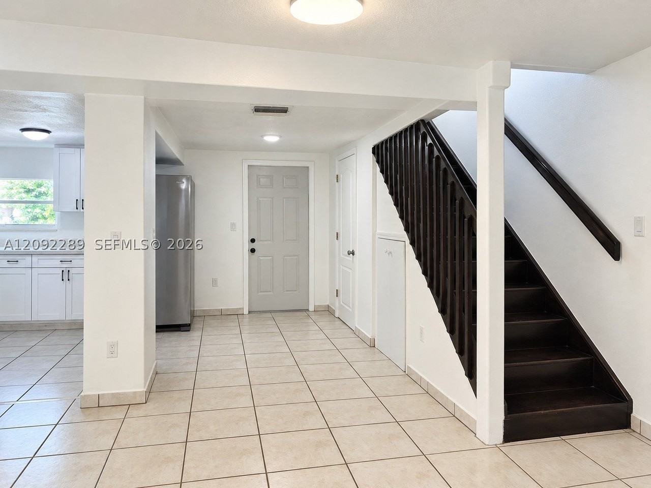 3229 Nw 34th St - Photo 7 of 33